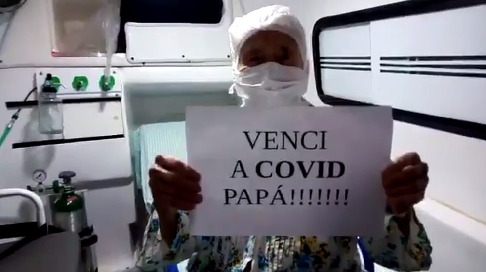 Mãe do humorista Jotinha recebe alta médica após nove dias internada em  Salvador: 'Venci a Covid, papá' | Bahia | G1