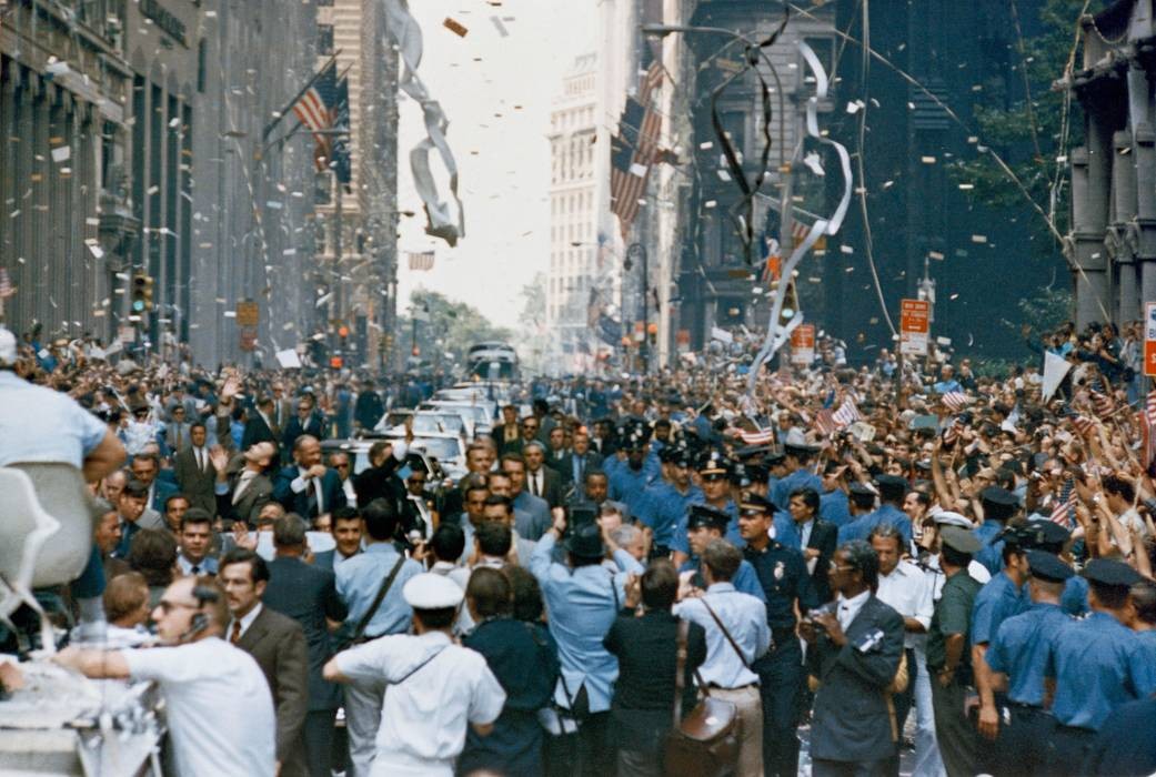 Astronautas foram ovacionados pela população de Nova York (Foto: NASA)