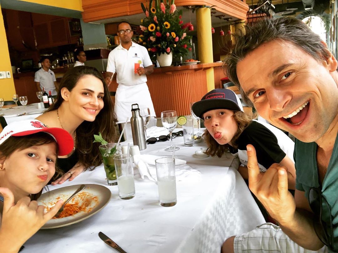 Murilo Rosa com a família em Cartagena (Foto: Reprodução Instagram)