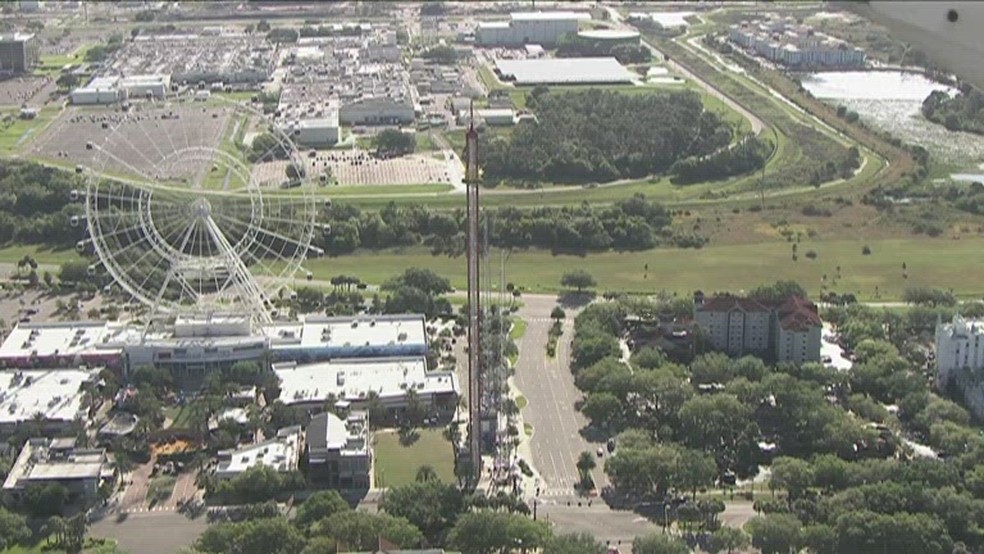 Imagem aérea de parque de diversões em Orlando  — Foto: Reprodução/NBC