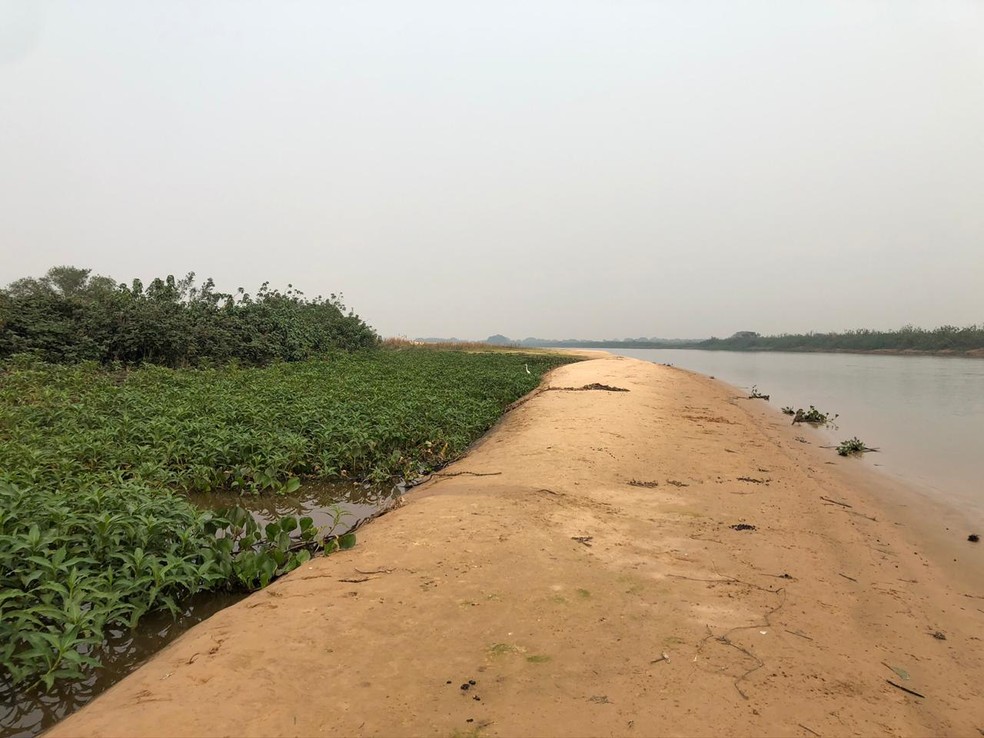 Rio Paraguai atinge menor nível de sua história. — Foto: Lucas Lelis/TV Morena