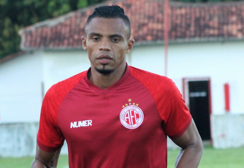 Zagueiro do América-RN enaltece intertemporada e aprova novo
