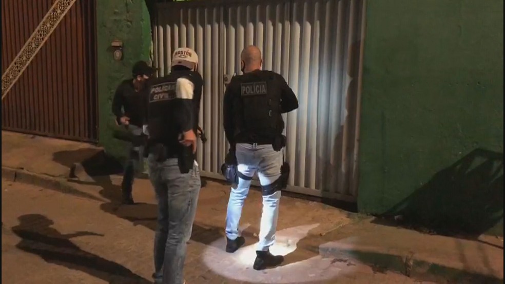 Polícia prende quadrilha especializada em furto de caminhonetes no DF — Foto: pcdf/Divulgação