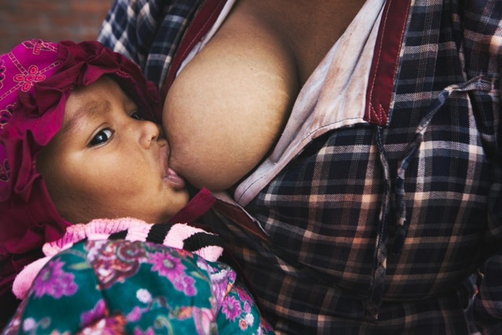 Até os seis meses de idade, a recomendação dos médicos é o aleitamento materno exclusivo.  — Foto: Pexels
