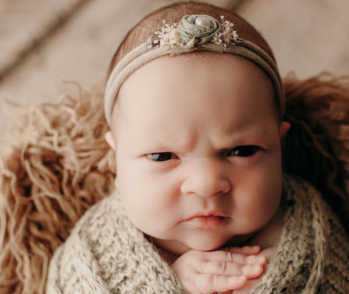 Bebê viraliza na internet em ensaio newborn (Foto: Justinetuhyphoto)