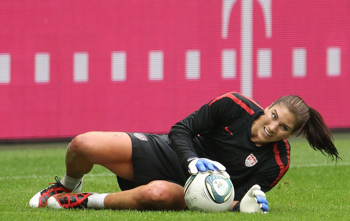 Hope Solo Ex goleira De Futebol Dos EUA Presa Por Dirigir 