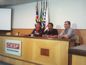 Representantes do sindicato após o encontro na sede do Ciesp. (Foto: Suellen Fernandes/G1)