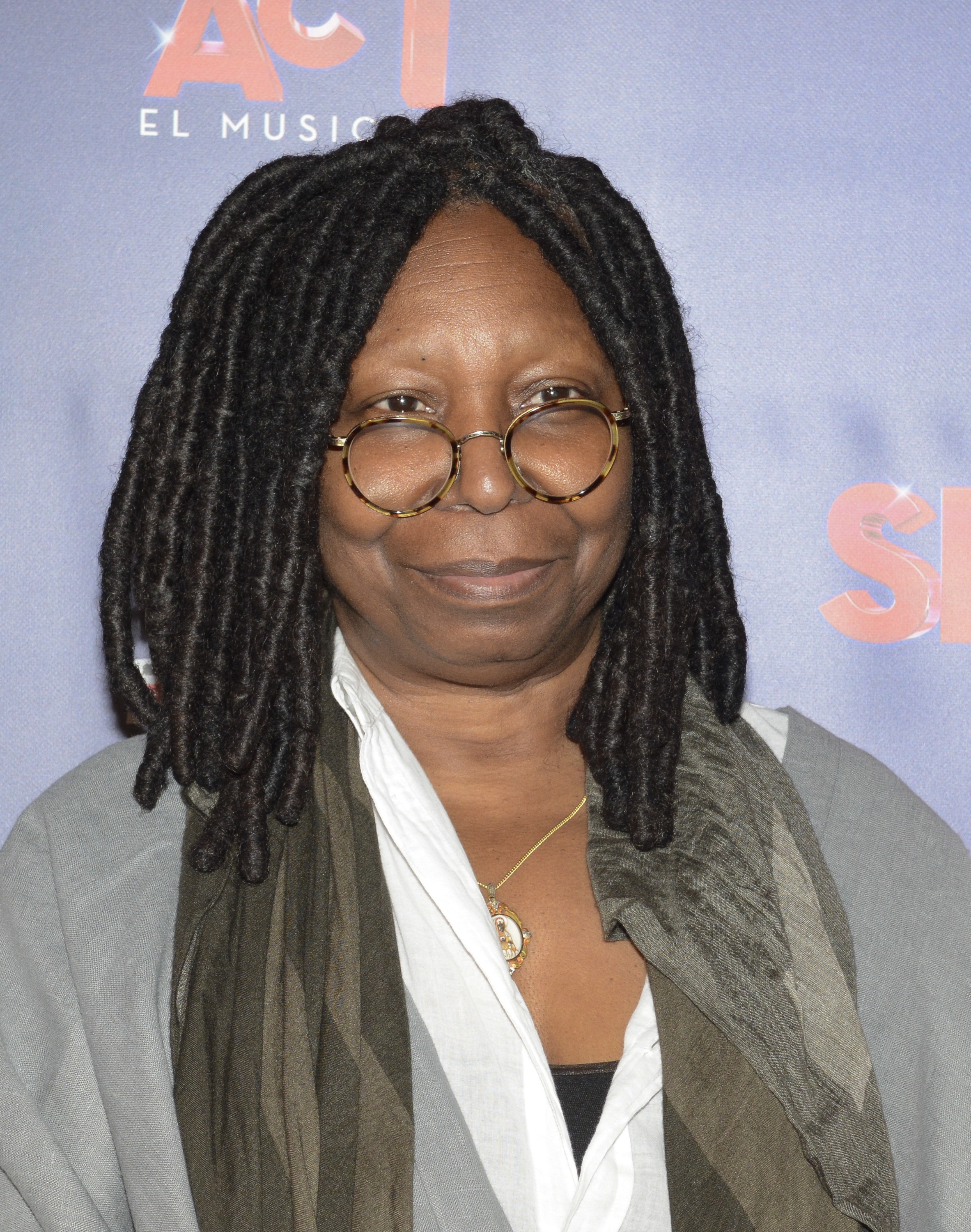 Whoopi Goldberg revela briga que Patrick Swayze comprou para que ela fosse  escalada em 'Ghost' - Monet