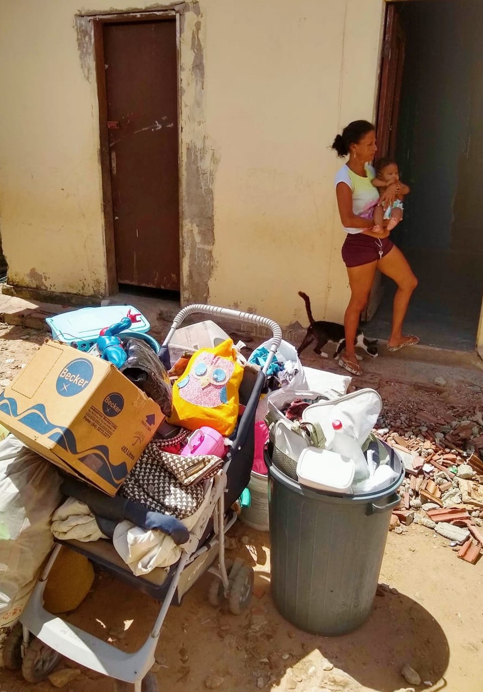 Oito famílias foram alvo de ação de reintegração de posse no conjunto Praia-mar, em Natal — Foto: Igor Jácome/G1