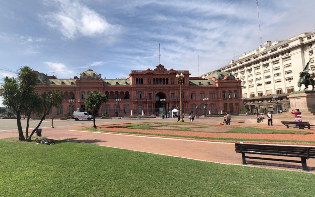 Casa Rosada, sede do governo da Argentina, em Buenos Aires: a cidade portenha foi a melhor latino-americana, segundo o ranking QS — Foto: Reprodução/Google Street View