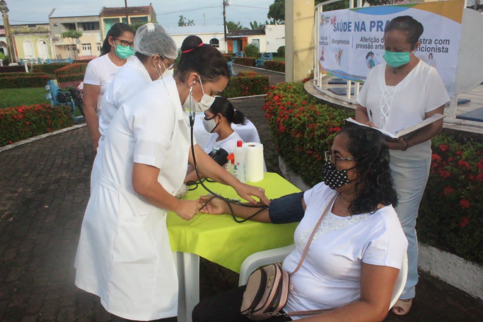 Moradores recebem serviços de saúde em São Luís
