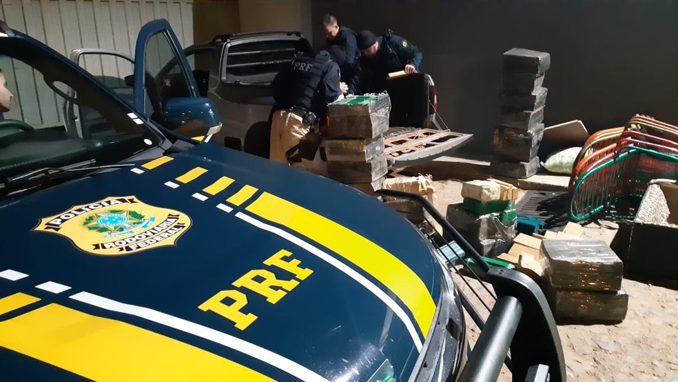 Tabletes foram encontrados durante fiscalizaÃ§Ã£o  â€” Foto: PolÃ­cia RodoviÃ¡ria Federal/DivulgaÃ§Ã£o