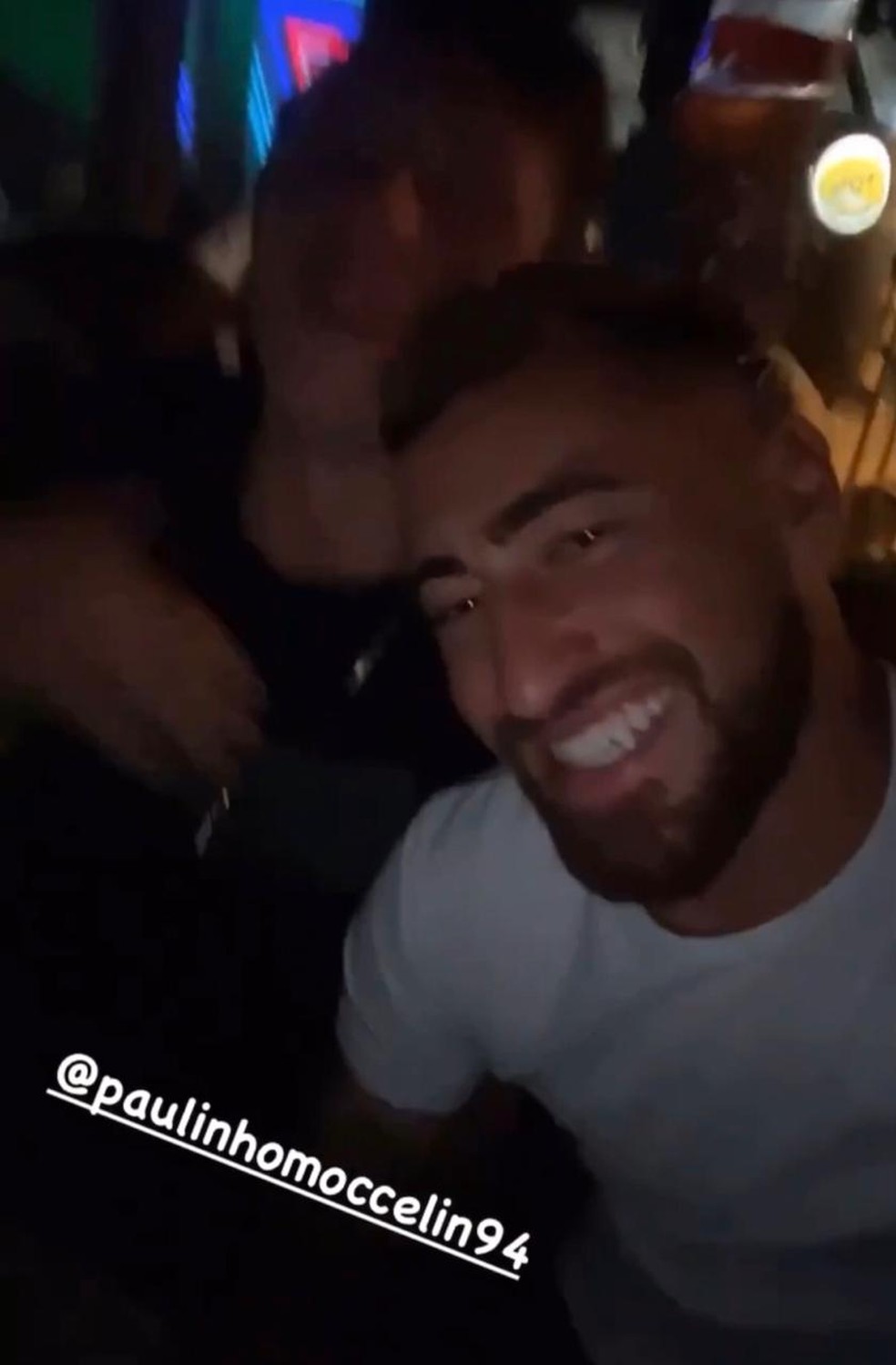 Paulinho Moccelin participa de festa sem fazer uso de m&aacute;scara &mdash; Foto: Reprodu&ccedil;&atilde;o