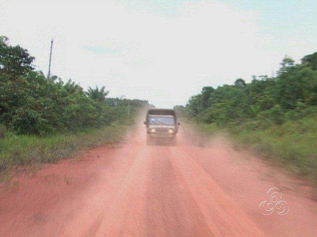 Obras de intervenção em toda extensão da rodovia, que tem 860 quilômetros, devem ser iniciadas em 2014 (Foto: Reprodução/TV Amazonas)