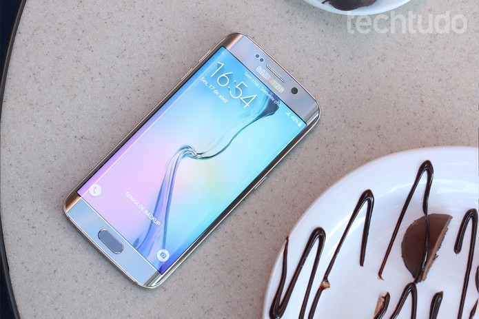 Top de tela curvada da Samsung Galaxy S6 Edge (Foto: Lucas Mendes/TechTudo)