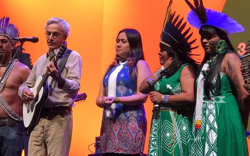 Caetano Veloso, Lulu Santos, Maria Gadú fazem show em prol da Amazônia no Rio