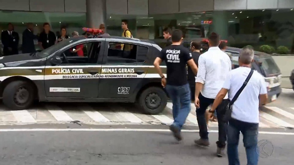 Policiais civis se envolveram em tiroteio em hospital em Juiz de Fora — Foto: Reprodução/TV Integração