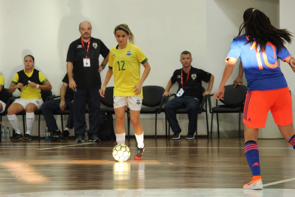Amandinha durante o Brasil x Colômbia pela semifinal da Copa América — Foto: Naiara Gresta/CBFS