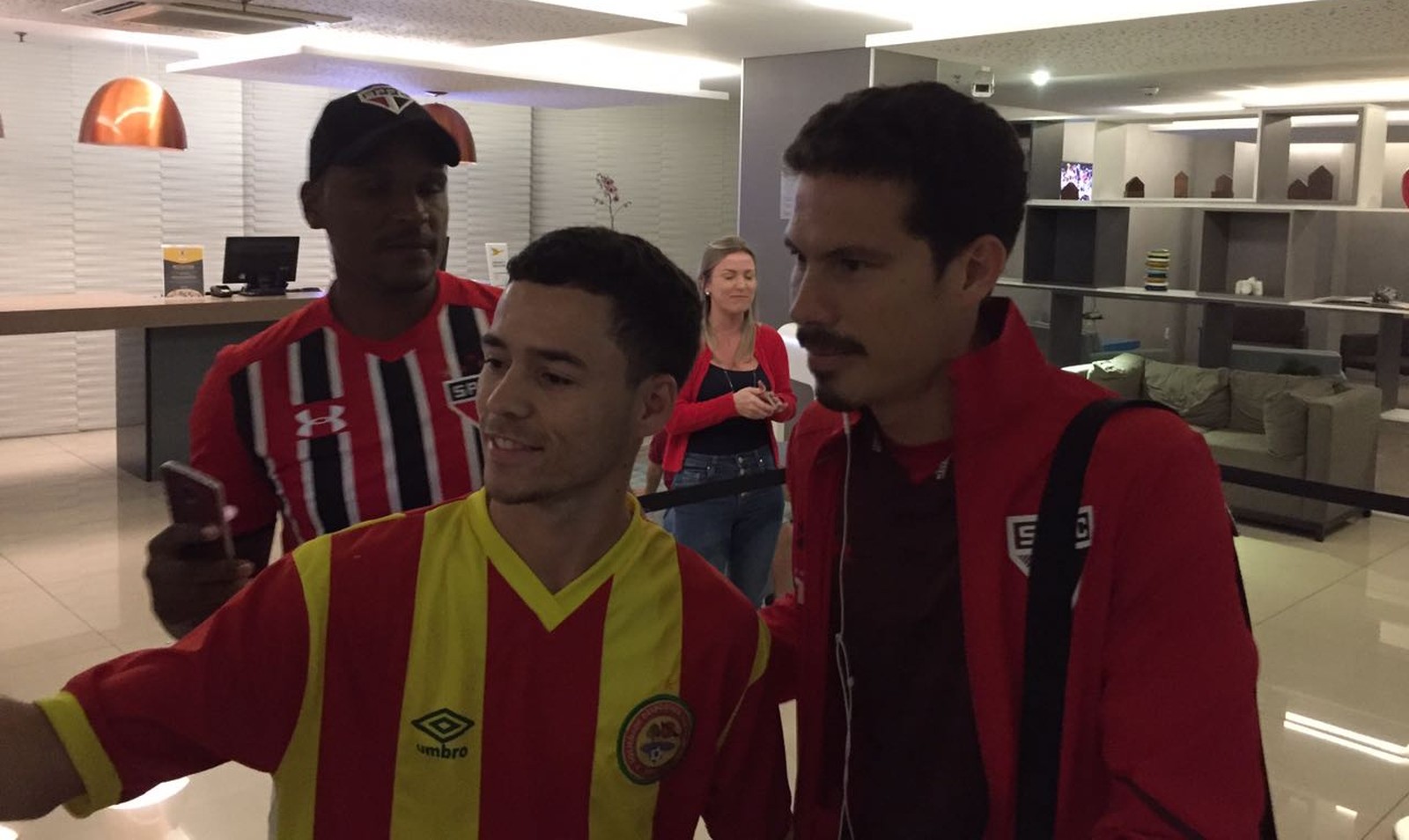 São Paulo chega a Salvador com apoio da torcida