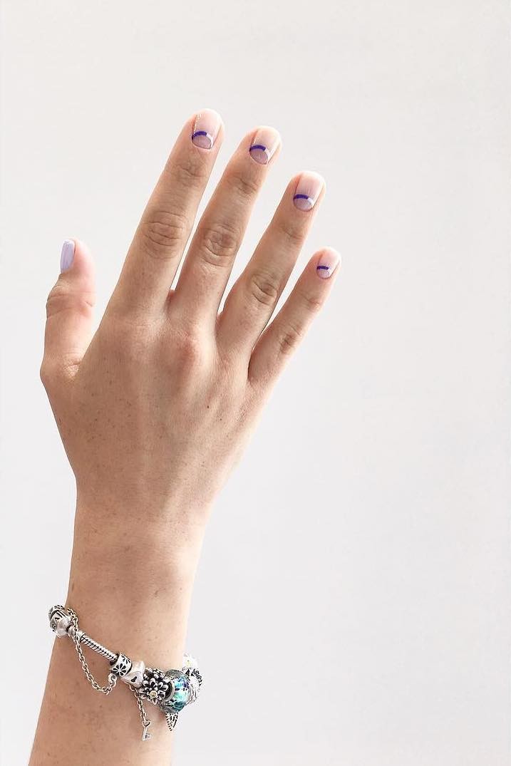 Virgin Nails (ou unhas virgens): a próxima tendência de nail art do Instagram que você precisa conhecer (Foto: Instagram @mrs_yuli/ Reprodução)