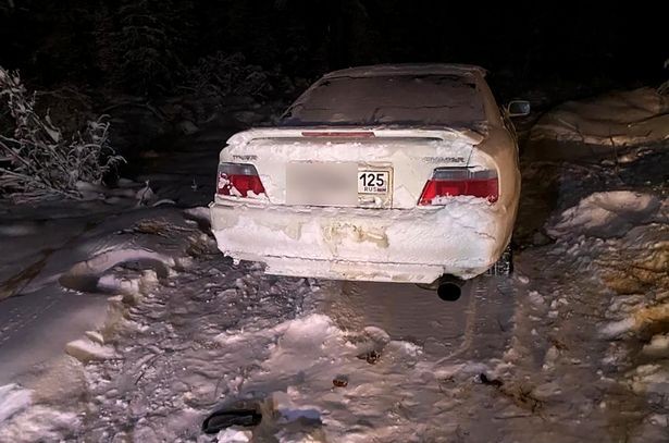 Sergey Ustinov morreu congelado após ficar preso em seu carro em uma estrada abandonada (Foto: Sakha Press)
