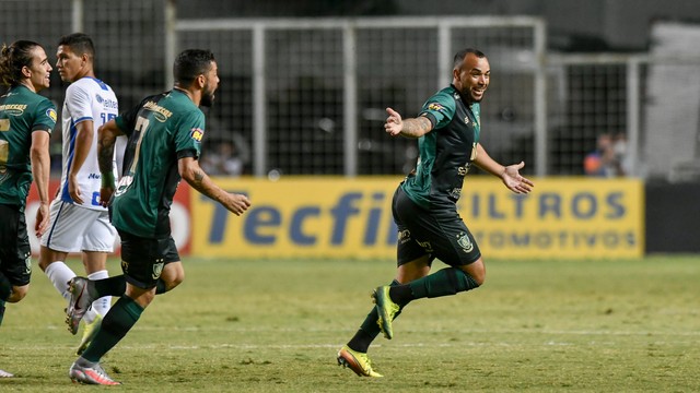 Rodolfo comemora gol do América-MG