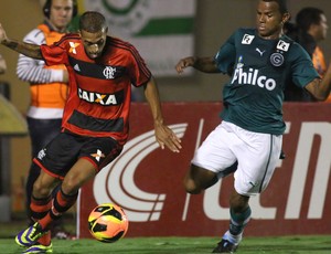 Paulinho Flamengo x Goiás (Foto: Luiz Pires / Vipcomm)