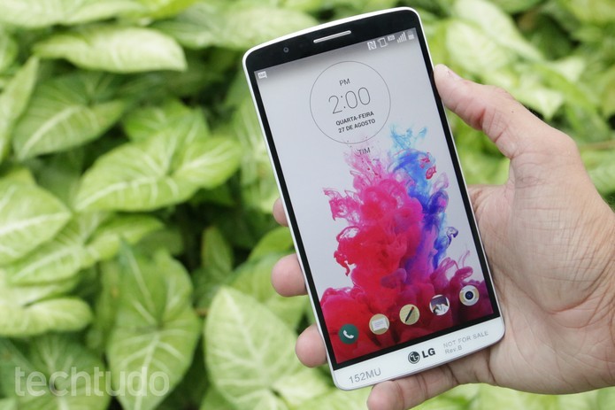 Tela do LG G3 apresenta resolução Quad HD (Foto: Lucas Mendes/TechTudo)