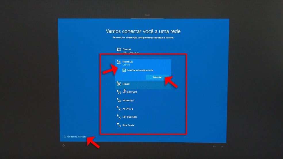 A configuração do Windows 10 solicita uma conexão com a internet para continuar — Foto: Reprodução/Rafael Leite