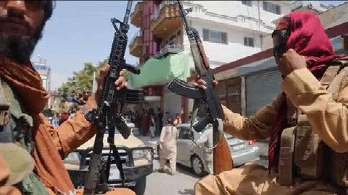 Cercado por talibãs, refugiado tenta resgatar filhos no Afeganistão e trazê-los ao Brasil 