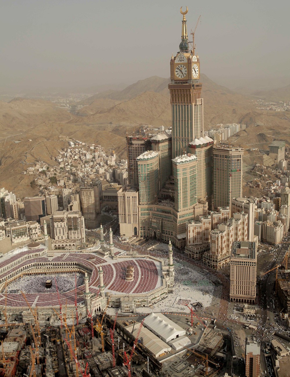 Makkah Clock Tower: um dos 10 prédios mais altos do mundo (Foto: Divulgação)