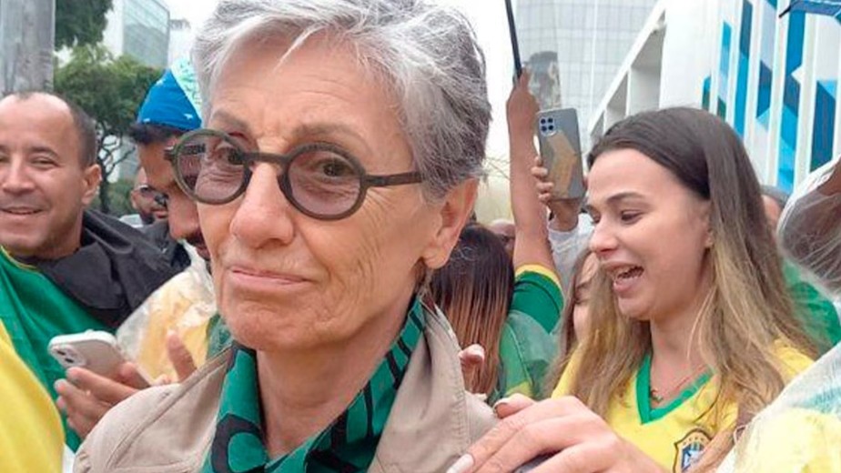 Cassia Kis em manifestação golpista no Rio de Janeiro