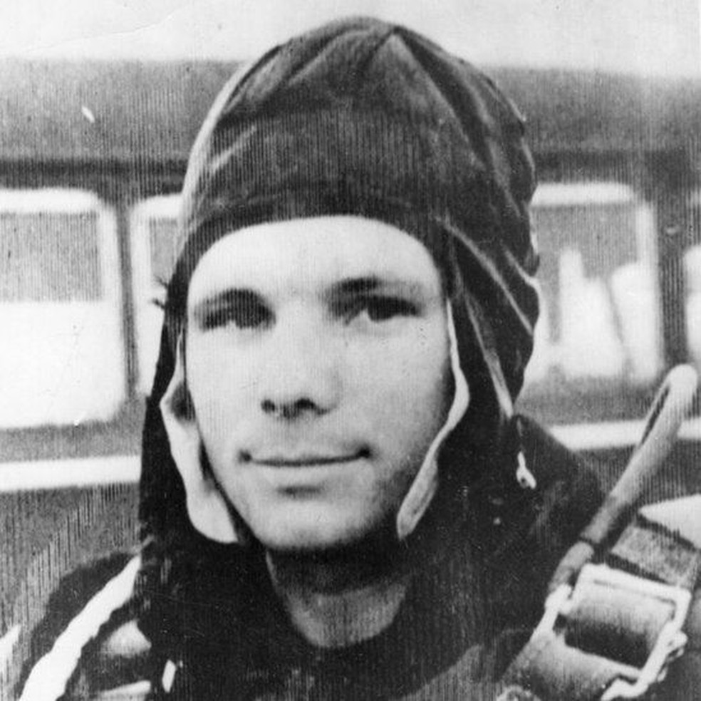 Aos 27 anos, Gagarin aceitou o desafio de viajar para o espaço — Foto: Getty Images via BBC