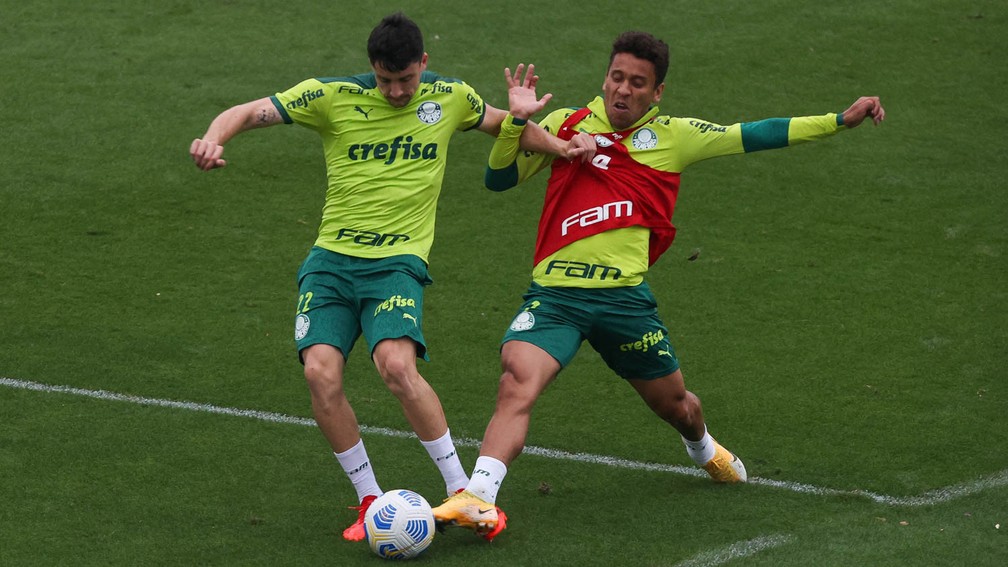Versatilidade dos laterais permite que Palmeiras viva momento de segurança no setor