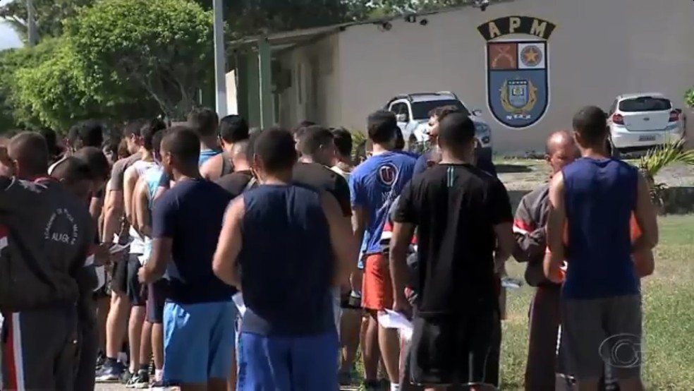 Aprovados no concurso da PolÃ­cia Militar em 2006 farÃ£o teste fÃ­sico nos dias 22 e 26 de julho â Foto: ReproduÃ§Ã£o/TV Gazeta