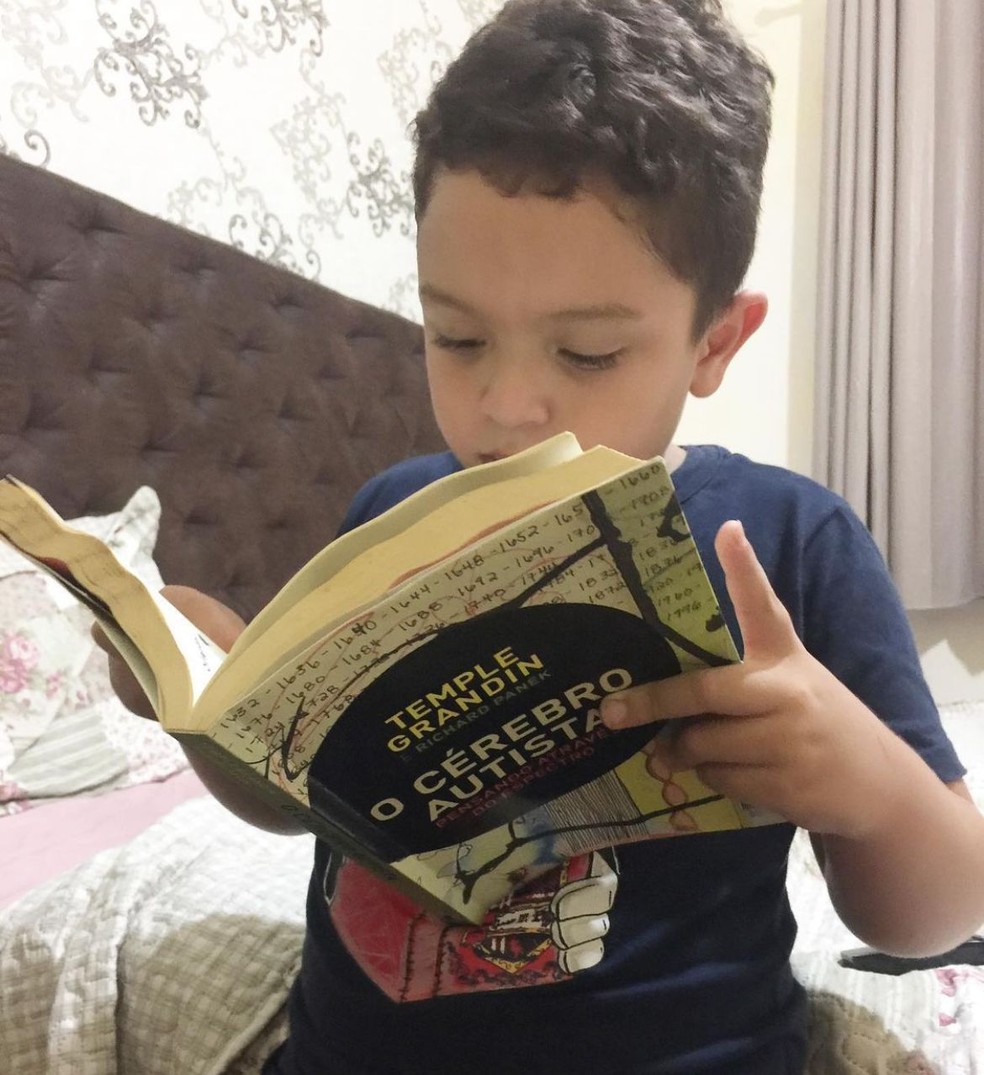 Guilherme tem 7 anos e é diagnosticado com autismo desde 3 anos  — Foto: Arquivo pessoal 