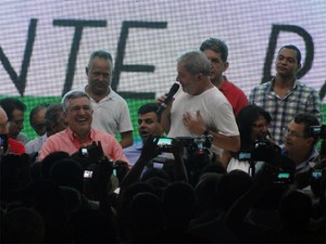 Lula afirmou ser solidário aos petistas presos por envolvimento no mensalão (Foto: Eduardo Guidini/G1)