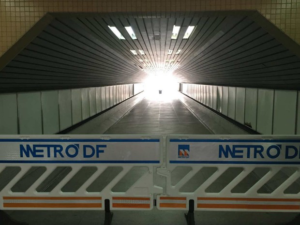 Trecho da estação do Metrô na Praça do Relógio, em Taguatinga (DF) (Foto: Alexandre Bastos/G1)