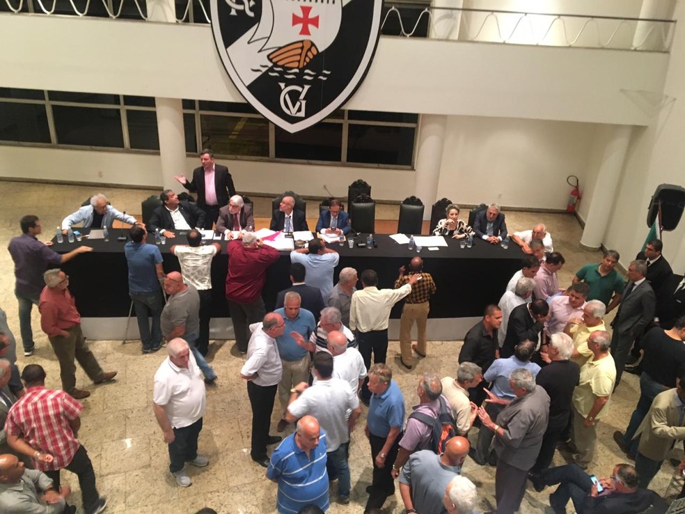 Reunião Conselho Deliberativo do Vasco tratou da eleição direta — Foto: Fred Gomes