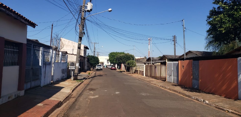 Rua na Vila Moreninha II, em Campo Grande, onde um caso de violência doméstica terminou com homicídio na madrugada deste domingo (14) — Foto: Fabiano Arruda/TV Morena