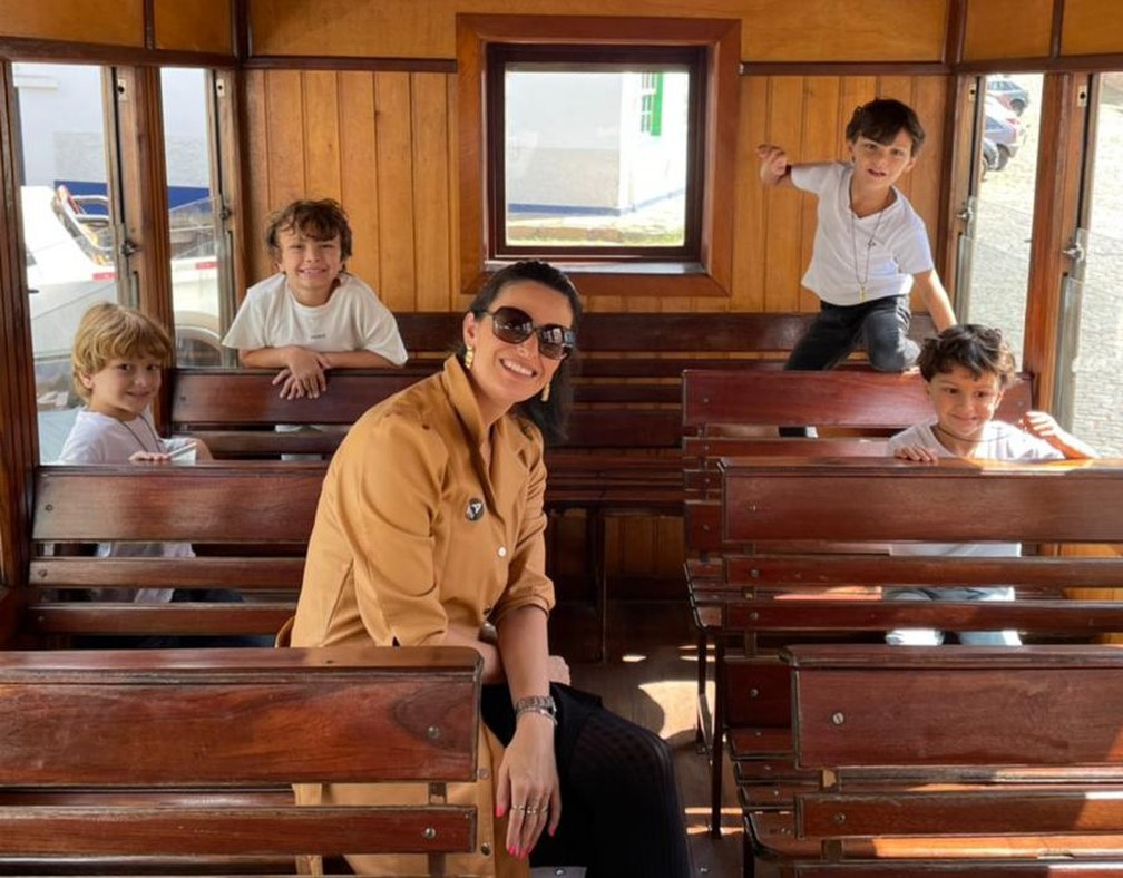 A empreendedora Sâmara Merrighi com os filhos — Foto: Arquivo pessoal