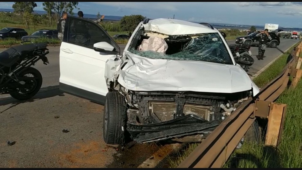 Carro usado na fuga era roubado — Foto: Reprodução/TV Globo