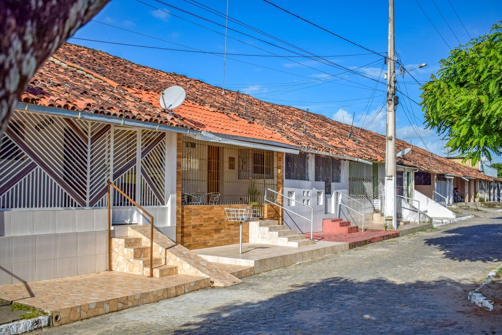 Rua Superior, uma das ruas que possuem casas que foram beneficiadas com a compra por parte do governo do estado da Paraíba — Foto: Joaquim Neto