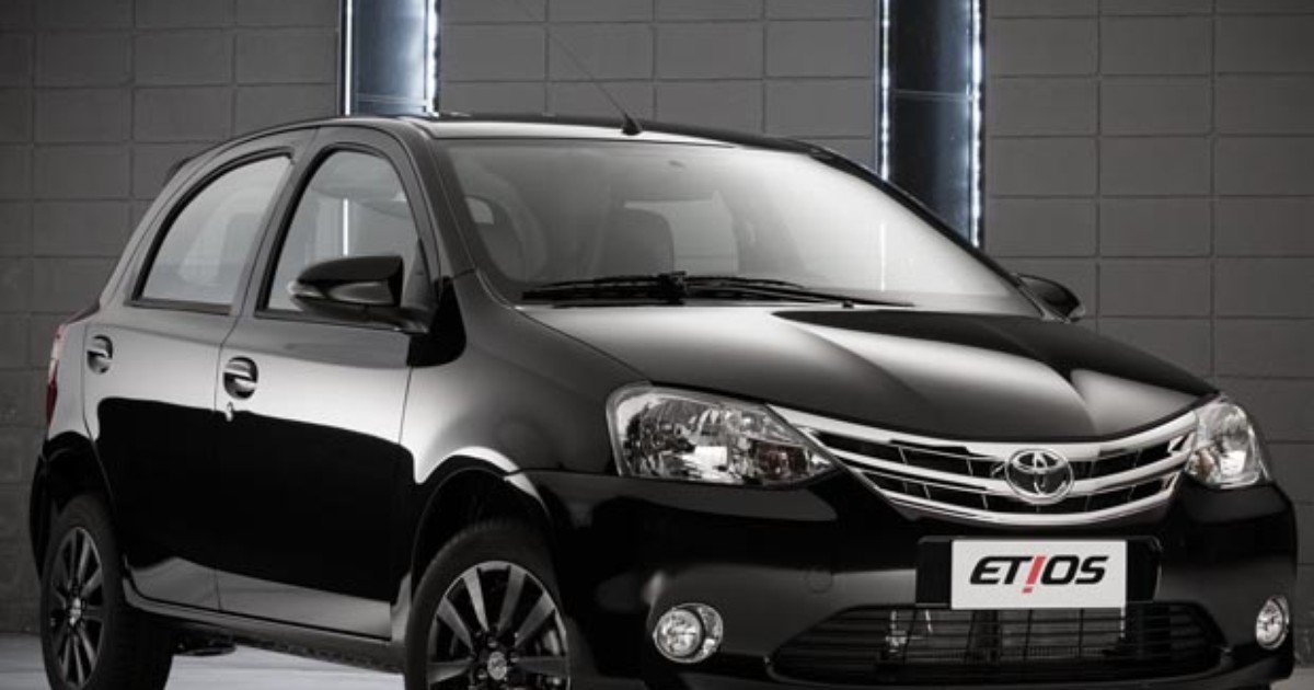 Toyota Etios ganha equipamentos e fica mais caro na linha 2015