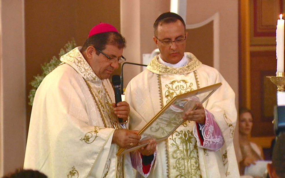 Bispo Vilson Dias e padre Pedro Leandro Ricardo, que atua em Americana, são investigados pelo Vaticano. — Foto: Reprodução/EPTV