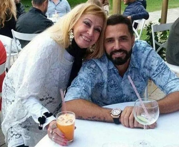 Regina Dirce Lorback com o filho, Latino (Foto: Reprodução/Instagram)