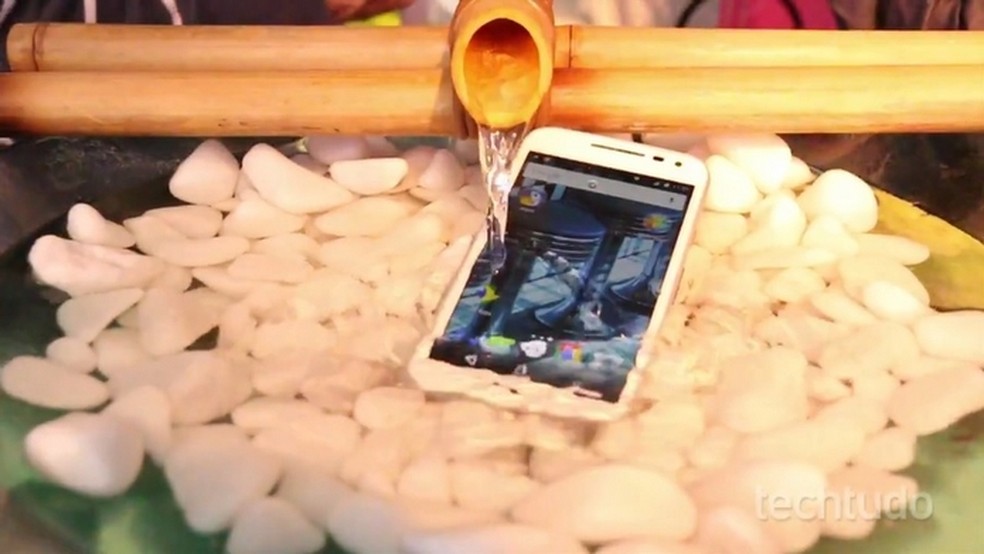 O Que Nao Devemos Fazer Com Celulares Resistentes A Agua Celulares E Tablets Techtudo