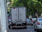 Desembarque de caminhões prejudica rotina de moradores
