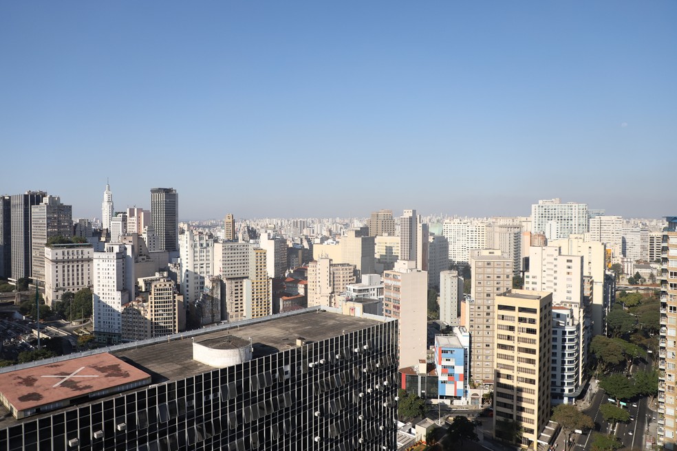 Centro de São Paulo: vista lotada de prédios, mas com algumas árvores  — Foto: Leco Viana/TheNews2/Estadão Conteúdo