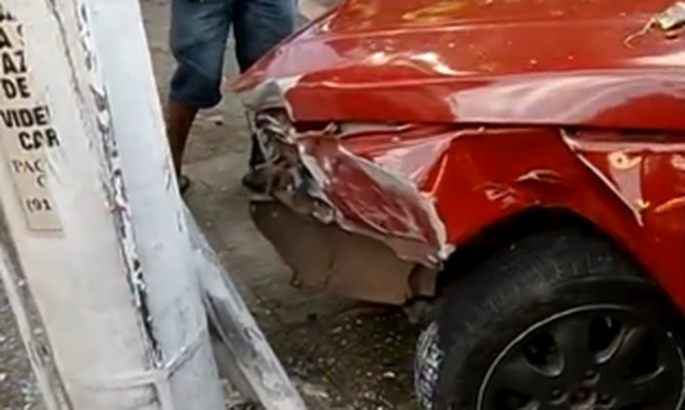 Em Belém, motorista avançou sinal e provocou acidente de trânsito em 2013 — Foto: Tv Liberal/Reprodução 